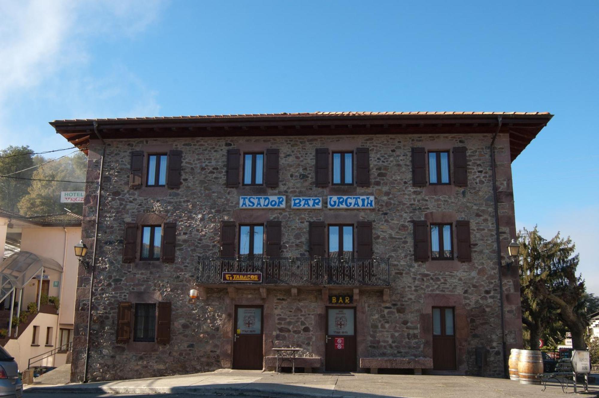 Hotel Urgain Oronoz-Mugaire Bagian luar foto