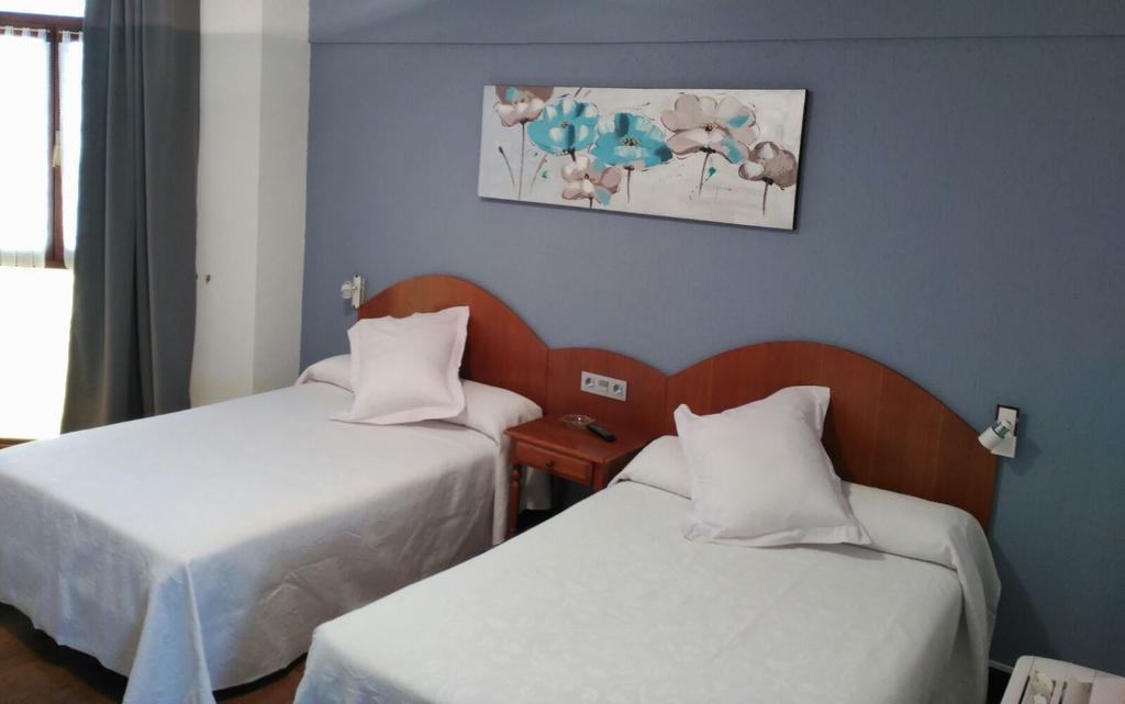 Hotel Urgain Oronoz-Mugaire Bagian luar foto