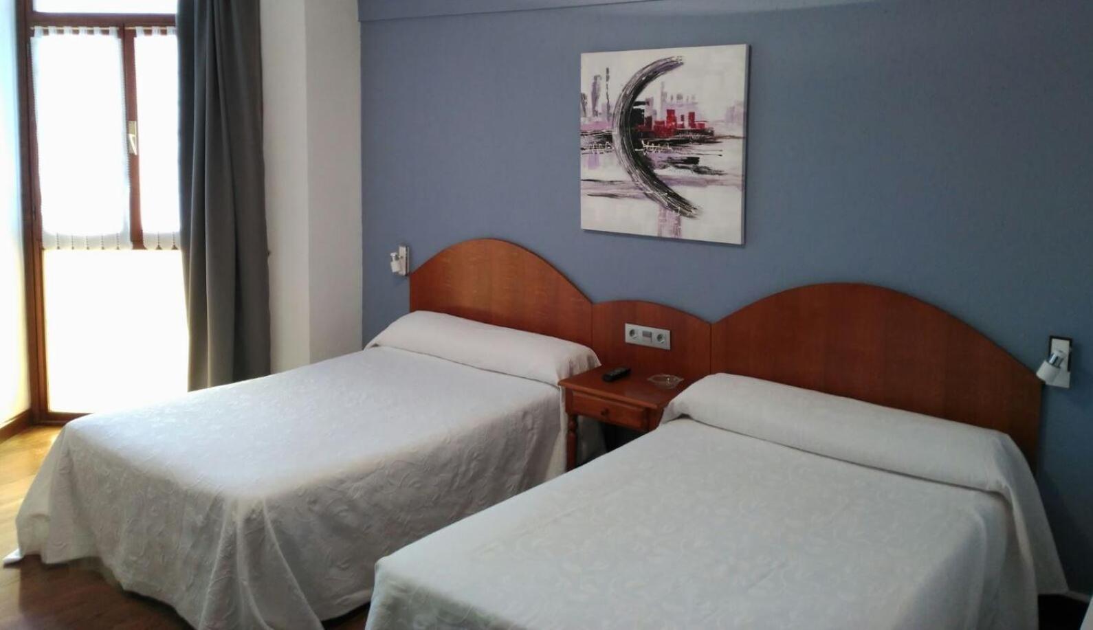 Hotel Urgain Oronoz-Mugaire Bagian luar foto