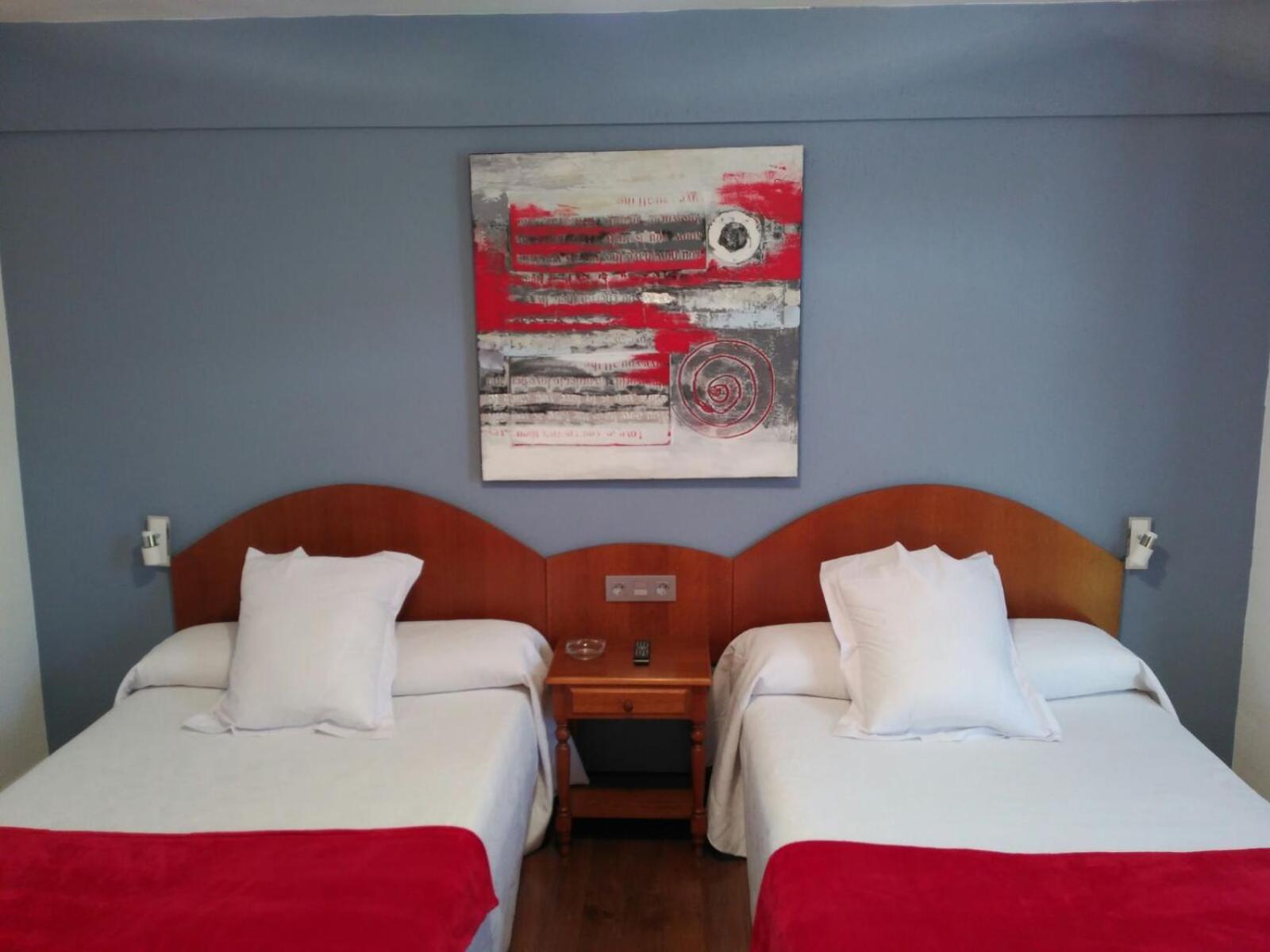 Hotel Urgain Oronoz-Mugaire Bagian luar foto