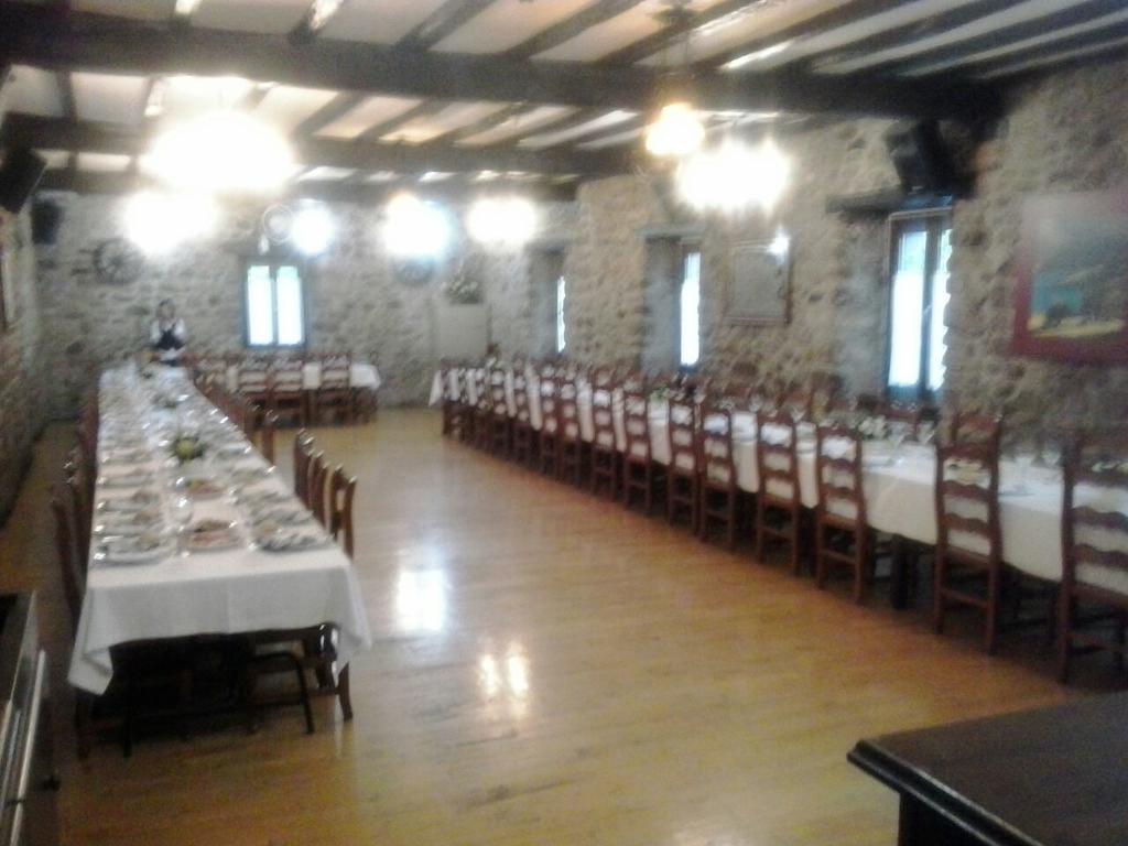 Hotel Urgain Oronoz-Mugaire Bagian luar foto